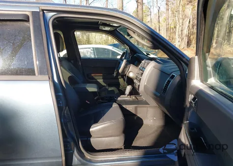 2011 Ford Escape Limited z USA, uszkodzony, nr VIN 1FMCU0EG4BKB82702